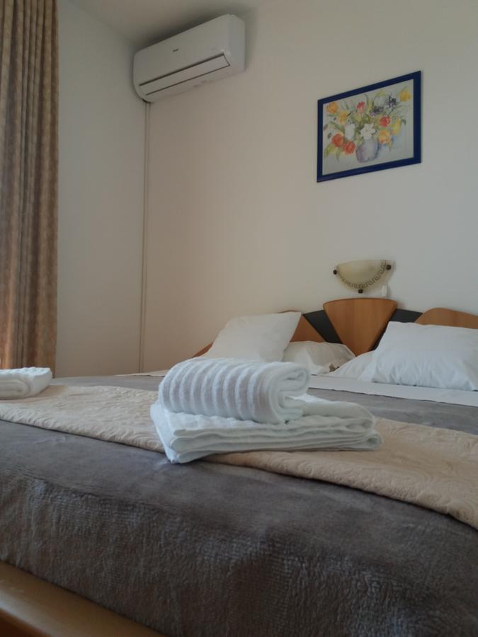 Banjol ゲスト ハウス ルシジャ Bed & Breakfast エクステリア 写真